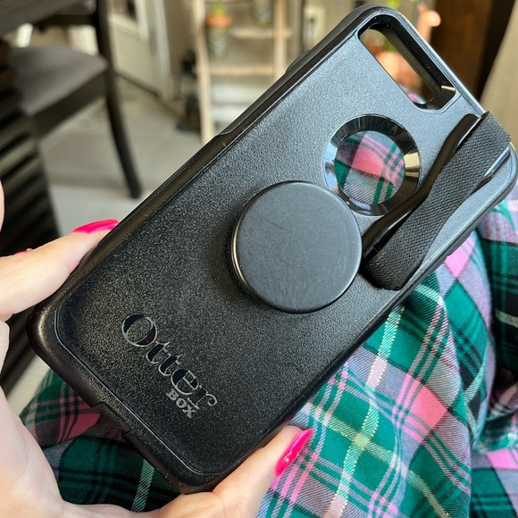 Iphone 7plus Otterbox black case - Picture 6 of 6